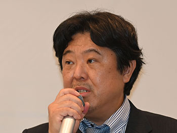 司会の遠藤 富夫 学術委員長